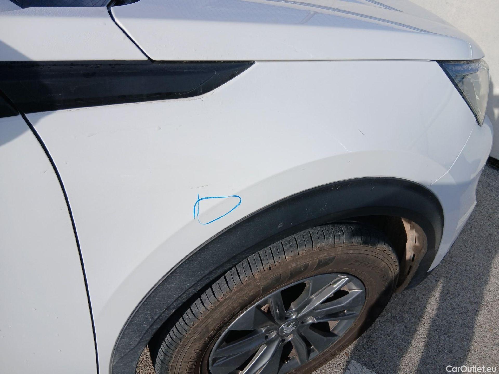  Peugeot  2008 PEUGEOT  / 2019 / 5P / todoterreno Active Pack BlueHDI 81kW (110CV) #42