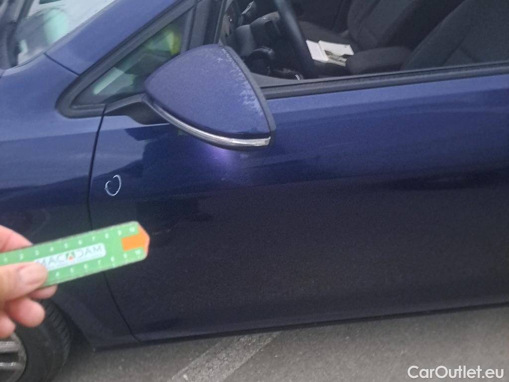  Volkswagen  Golf  VOLKSWAGEN / 2016 / 5P / berlina con portón Advance 1.6 TDI 85kW (115CV) DSG #18