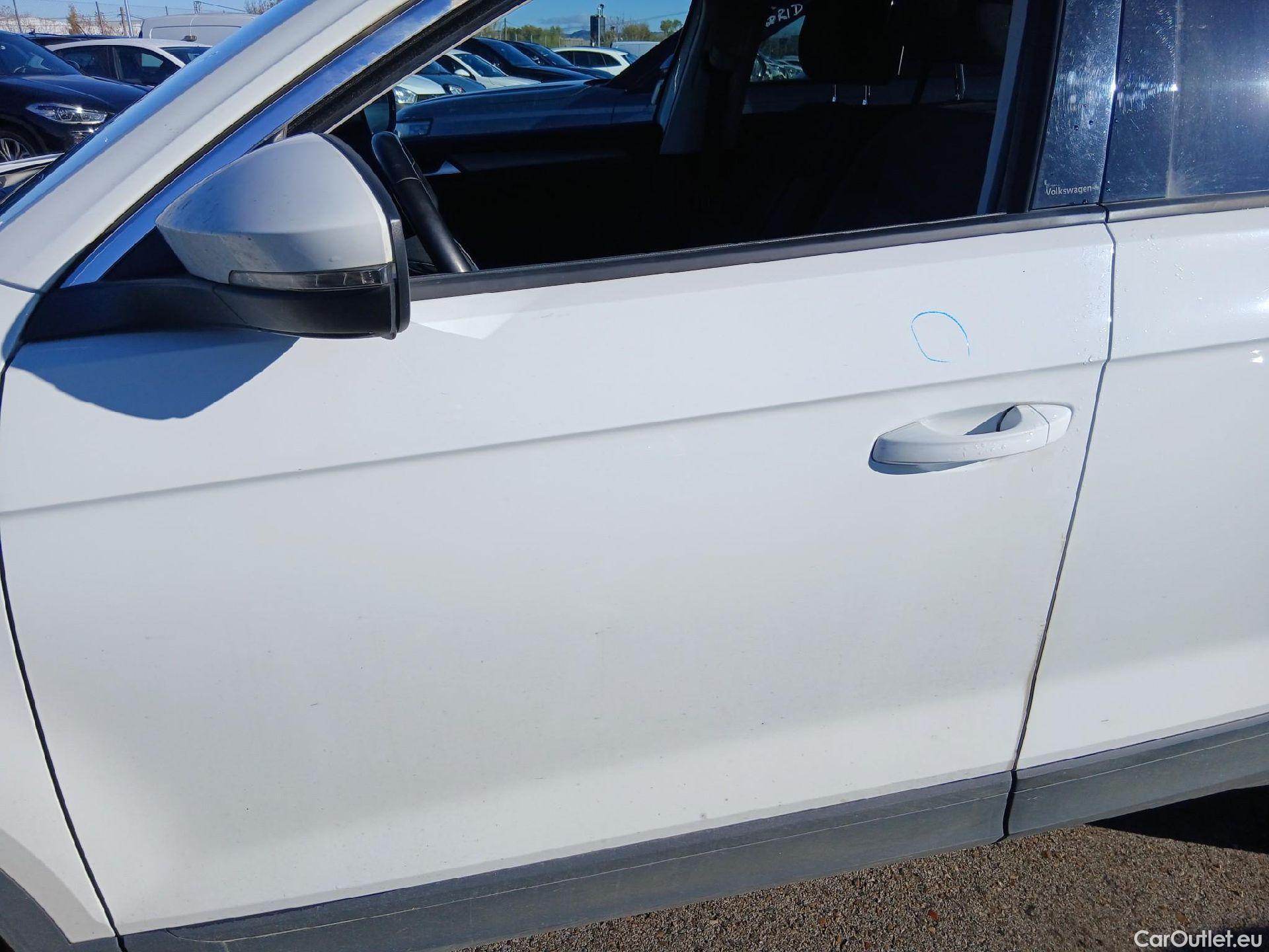  Volkswagen  T-ROC VOLKSWAGEN  / 2017 / 5P / todoterreno Advance 2.0 TDI 85kW (115CV) #13