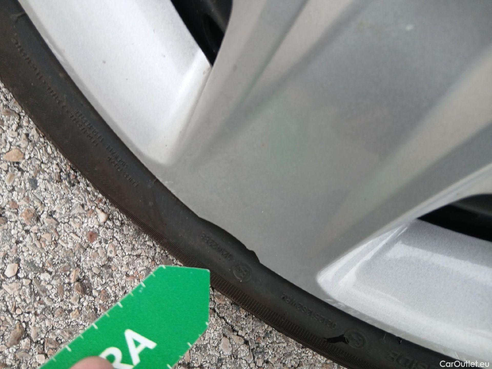  Ford  Fiesta FORD  / 2017 / 5P / berlina con portón 1.1 Ti-VCT 63kW Trend+ 5p #6