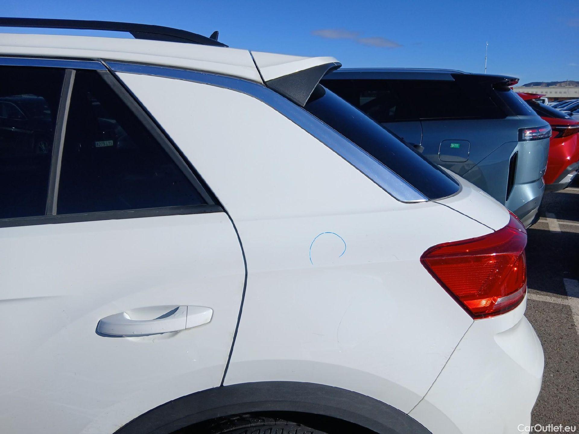  Volkswagen  T-ROC VOLKSWAGEN  / 2017 / 5P / todoterreno Advance 2.0 TDI 85kW (115CV) #16