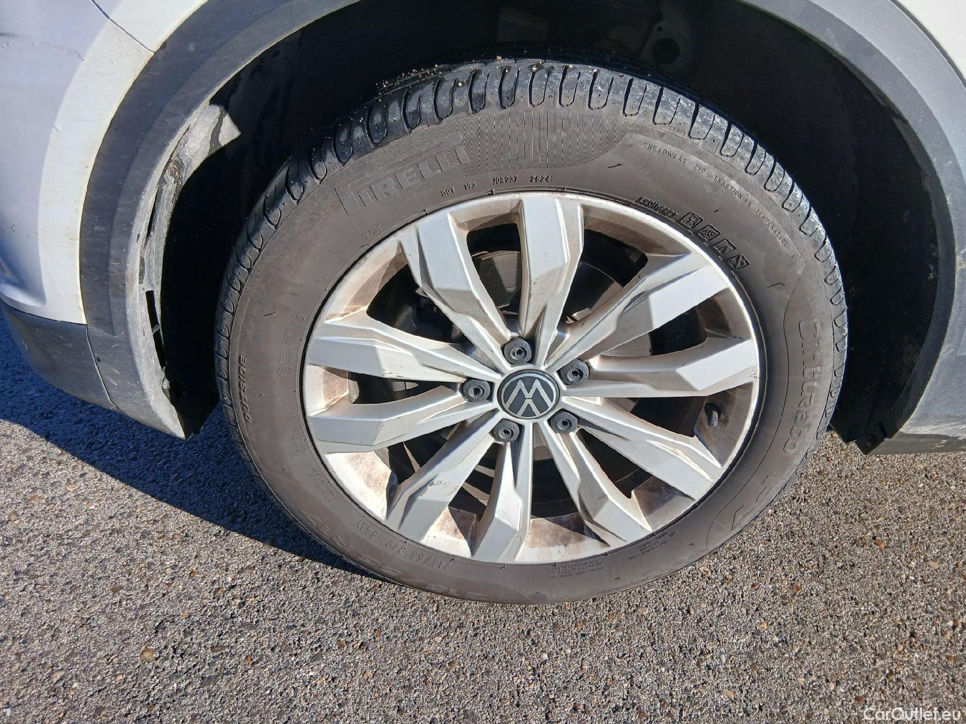  Volkswagen  T-ROC VOLKSWAGEN  / 2017 / 5P / todoterreno Advance 2.0 TDI 85kW (115CV) #9