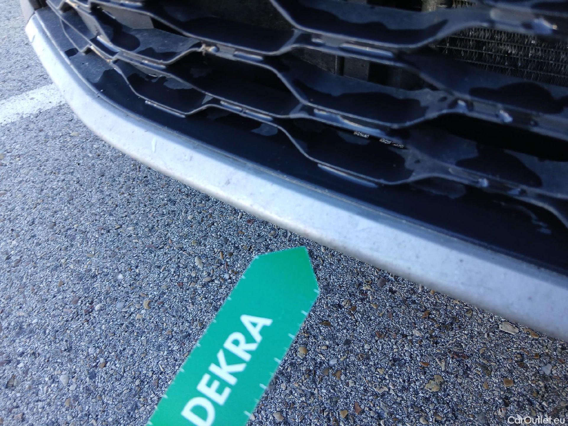  Volkswagen  T-ROC VOLKSWAGEN  / 2017 / 5P / todoterreno Advance 2.0 TDI 85kW (115CV) #6