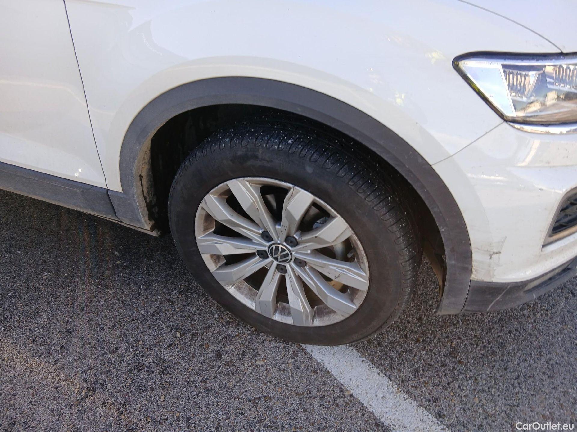  Volkswagen  T-ROC VOLKSWAGEN  / 2017 / 5P / todoterreno Advance 2.0 TDI 85kW (115CV) #29