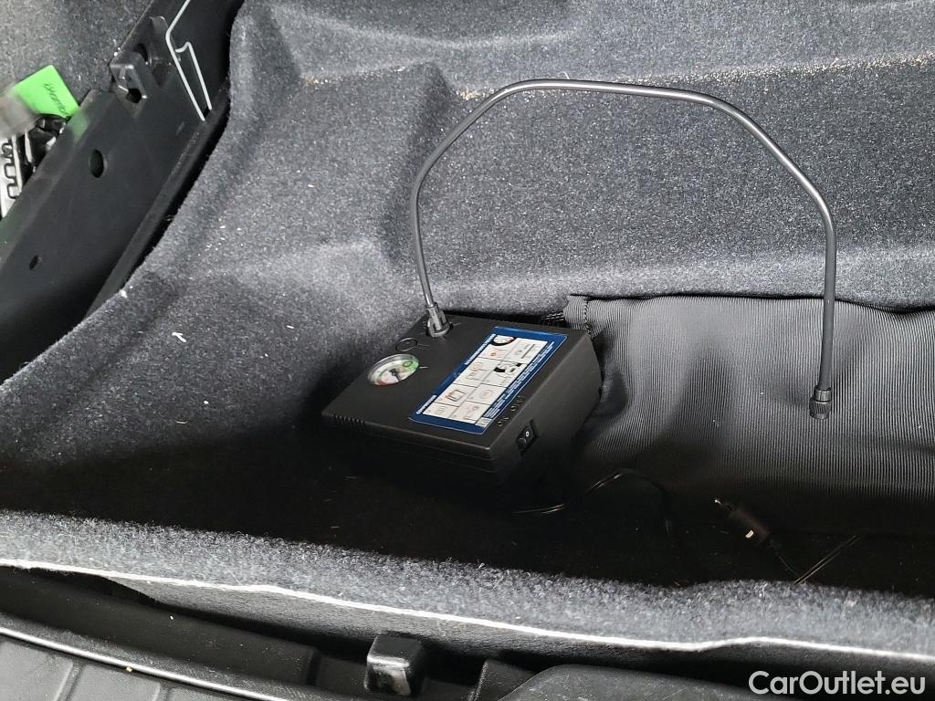  Volvo  XC 40 VOLVO XC40 / 2021 / 5P / todoterreno 1.5 T2 Core Pro #3