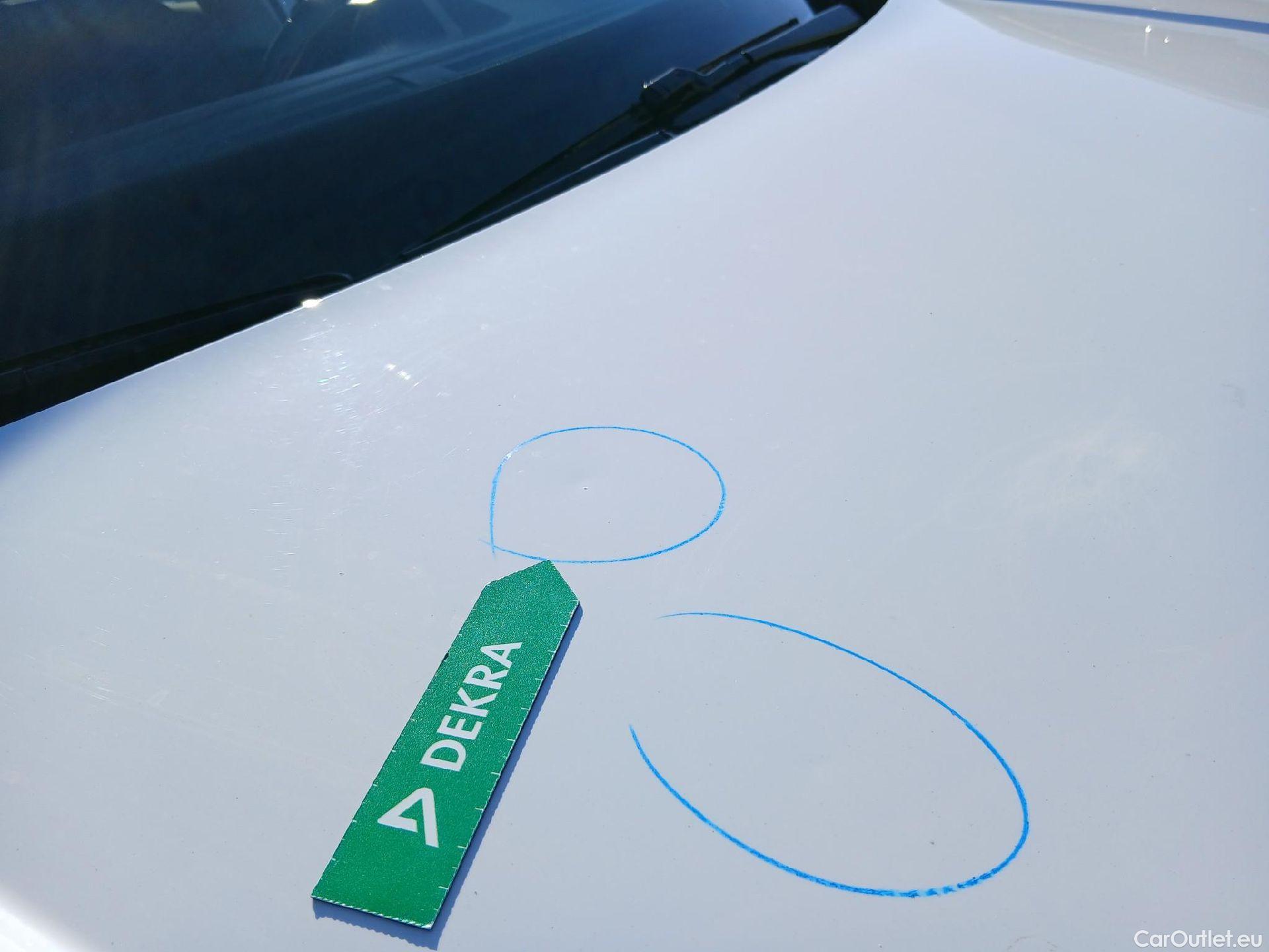  Volkswagen  T-ROC VOLKSWAGEN  / 2017 / 5P / todoterreno Advance 2.0 TDI 85kW (115CV) #3