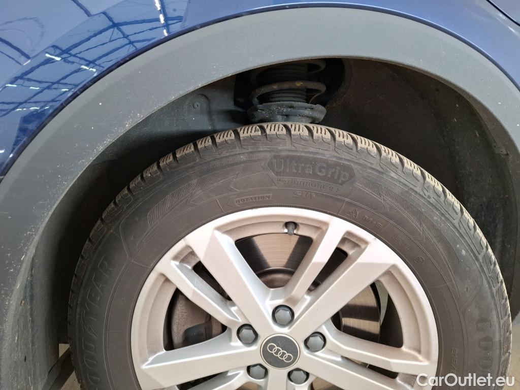  Audi  Q3 AUDI  / 2018 / 5P / SUV 45 TFSI E 245 S TRONIC BUSINESS LINE #8