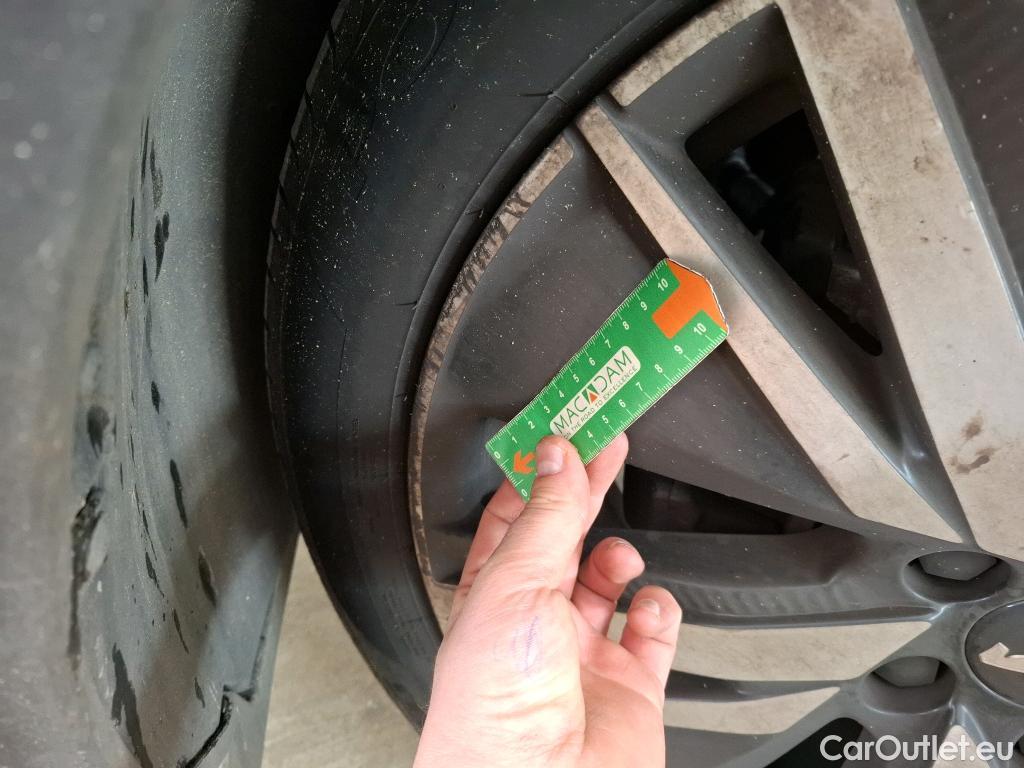  Peugeot  3008 PEUGEOT  / 2020 / 5P / SUV BlueHDi 130 S&S EAT8 GT Pack #13