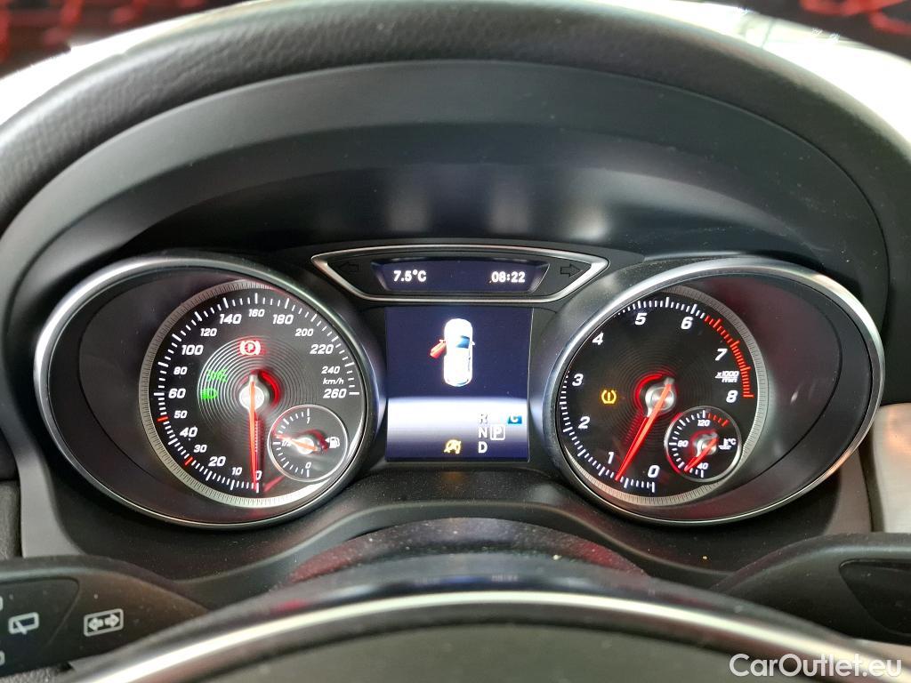  Mercedes  GLA MERCEDES-BENZ Classe  / 2017 / 5P / SUV  180 Fascination BVA7 #44