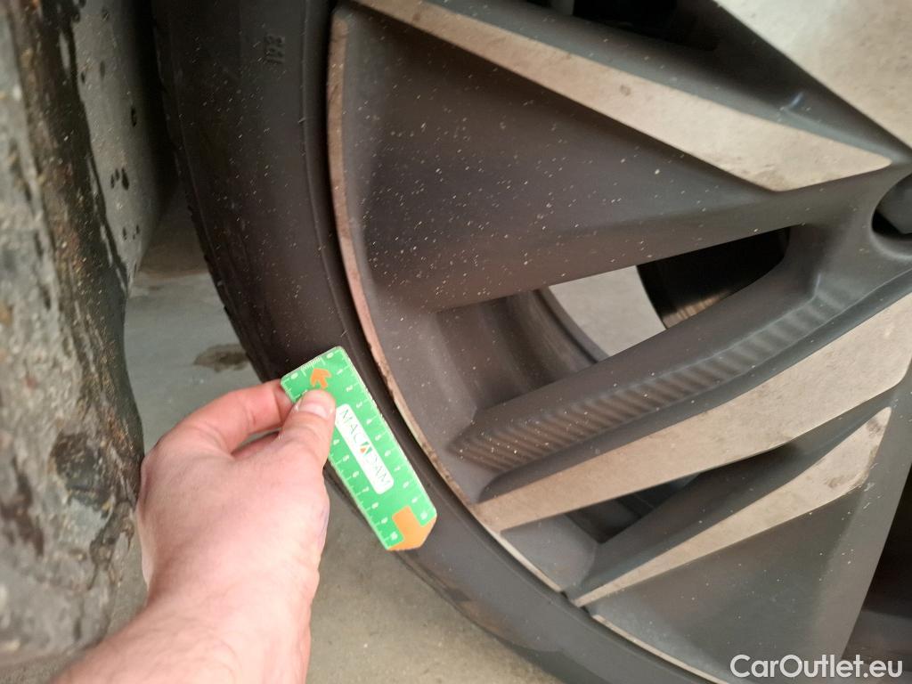  Peugeot  3008 PEUGEOT  / 2020 / 5P / SUV BlueHDi 130 S&S EAT8 GT Pack #29