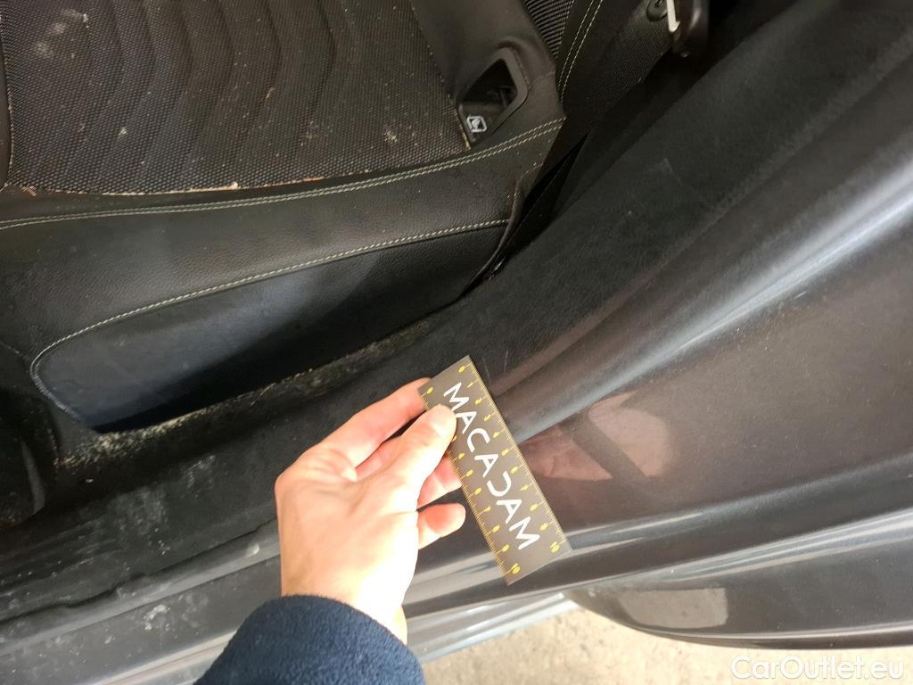  Mercedes  A-Klasse MERCEDES-BENZ Classe A Berline 4p Berline A 200 Business Line 7G-DCT #49