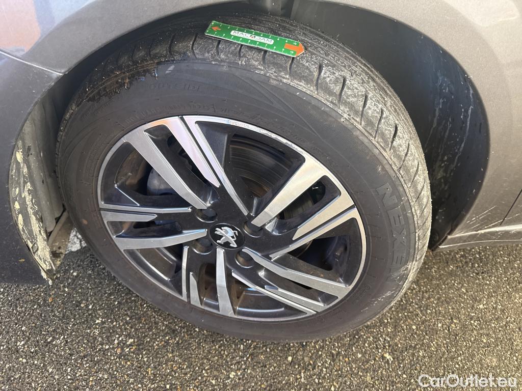  Peugeot  208  Allure 1.2 PureTech 100CV BVA8 E6d #15