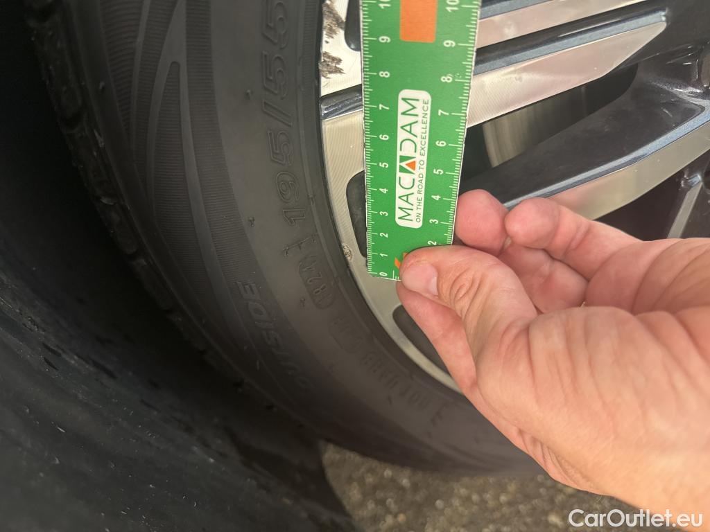  Peugeot  208  Allure 1.2 PureTech 100CV BVA8 E6d #13