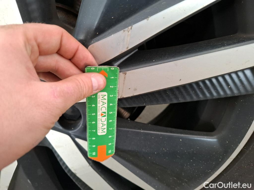  Peugeot  3008 PEUGEOT  / 2020 / 5P / SUV BlueHDi 130 S&S EAT8 GT Pack #19