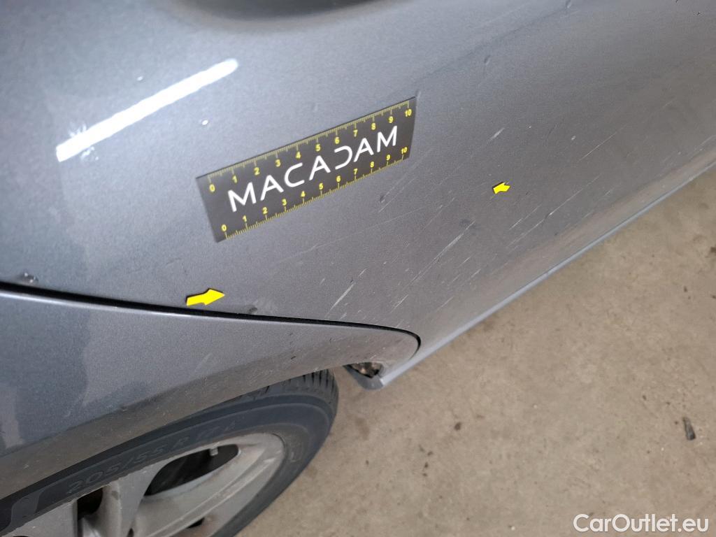  Mercedes  A-Klasse MERCEDES-BENZ Classe A Berline 4p Berline A 200 Business Line 7G-DCT #81