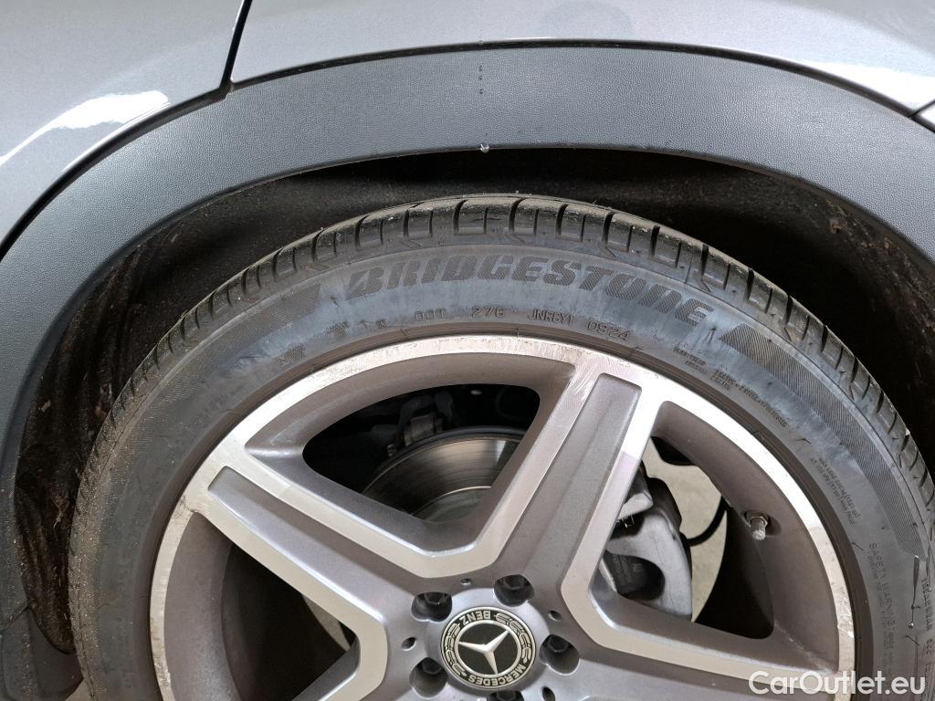  Mercedes  GLA MERCEDES-BENZ Classe  / 2017 / 5P / SUV  180 Fascination BVA7 #36