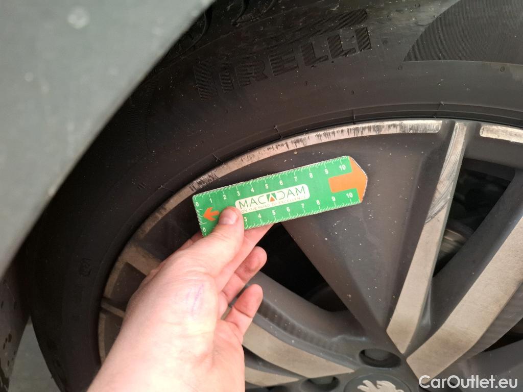  Peugeot  3008 PEUGEOT  / 2020 / 5P / SUV BlueHDi 130 S&S EAT8 GT Pack #26