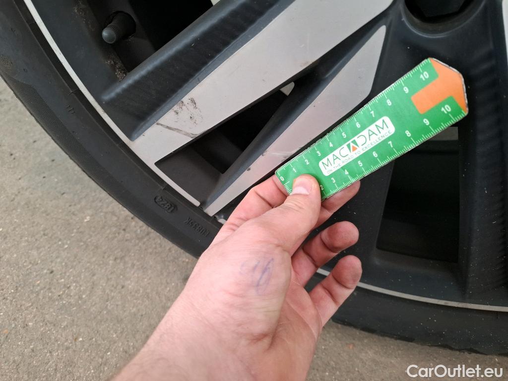  Peugeot  3008 PEUGEOT  / 2020 / 5P / SUV BlueHDi 130 S&S EAT8 GT Pack #23