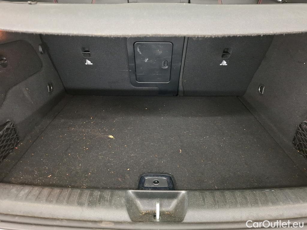  Mercedes  GLA MERCEDES-BENZ Classe  / 2017 / 5P / SUV  180 Fascination BVA7 #32