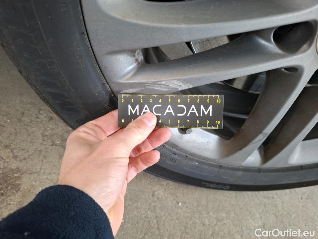  Mercedes  A-Klasse MERCEDES-BENZ Classe A Berline 4p Berline A 200 Business Line 7G-DCT #77