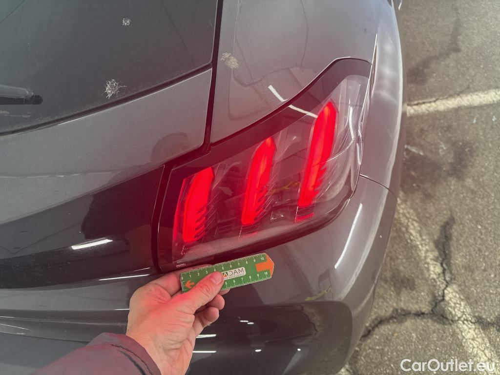  Peugeot  208  Allure 1.2 PureTech 100CV BVA8 E6d #19