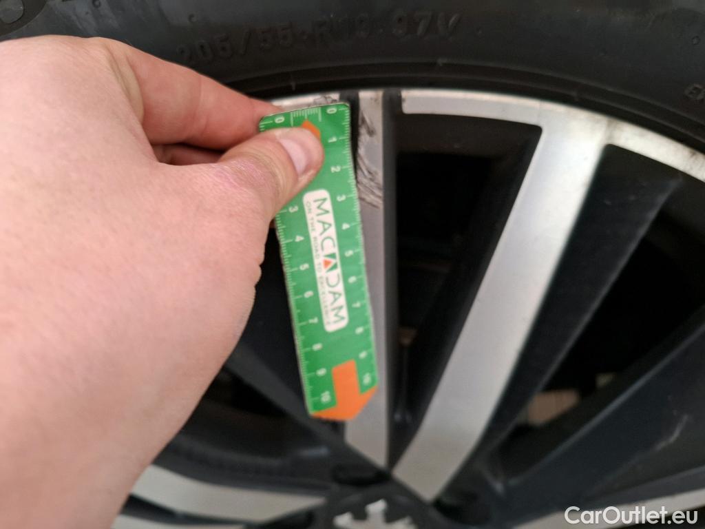  Peugeot  3008 PEUGEOT  / 2020 / 5P / SUV BlueHDi 130 S&S EAT8 GT Pack #17