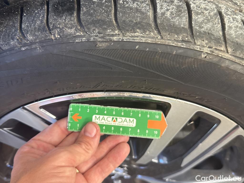  Peugeot  208  Allure 1.2 PureTech 100CV BVA8 E6d #16