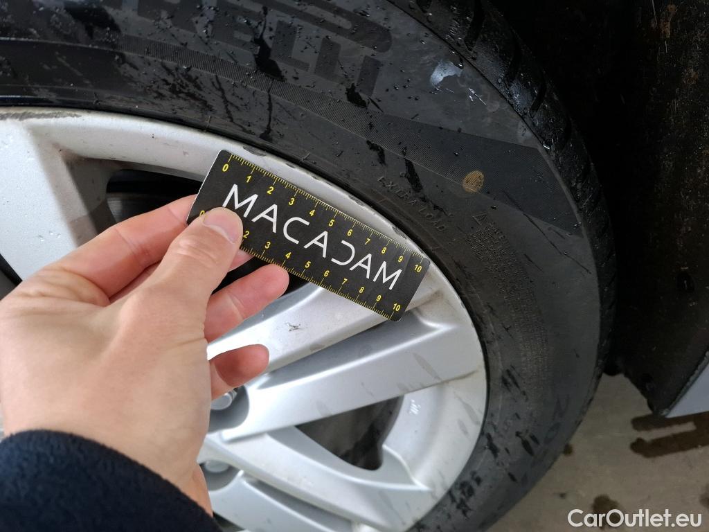  Toyota  Corolla TOYOTA  / 2018 / 5P / Berline Hybride 122h Dynamic Business Beyond Zer #4