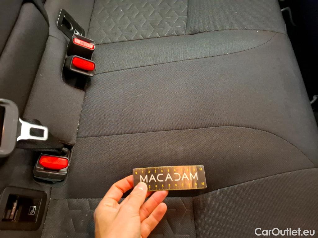  Toyota  Corolla TOYOTA  / 2018 / 5P / Berline Hybride 122h Dynamic Business Beyond Zer #18