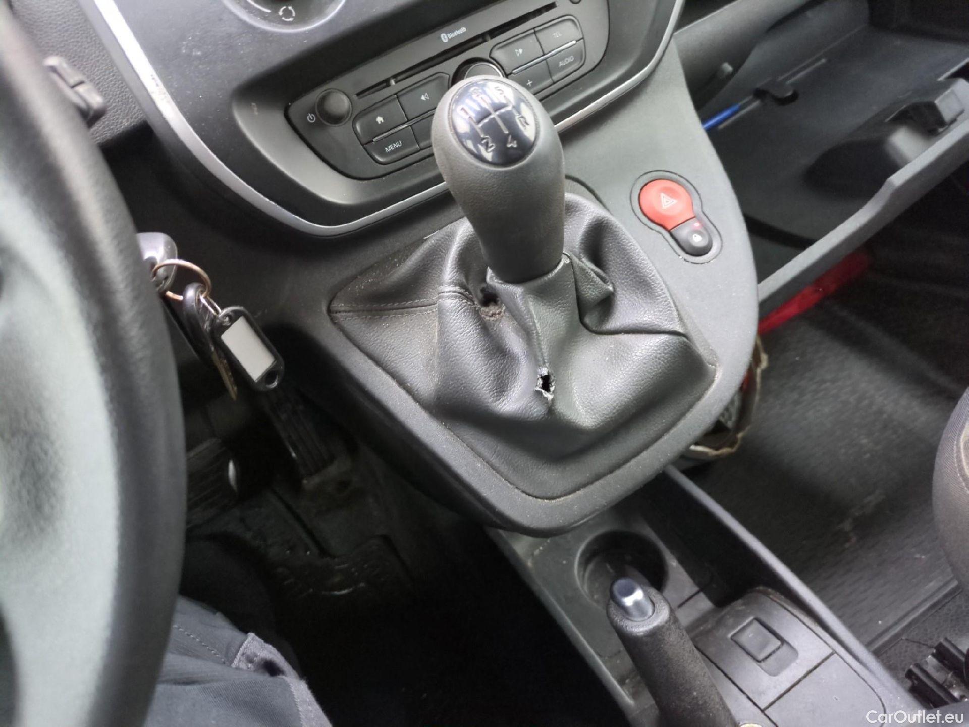  Renault  Kangoo RENAULT  Express / 2013 / 4P / Fourgonnette Extra R-Link dCi 75 #2