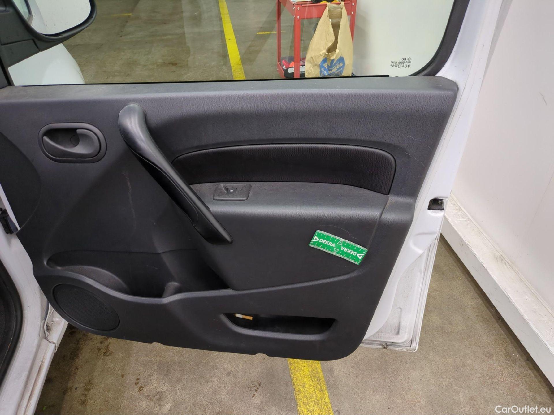  Renault  Kangoo RENAULT  Express / 2013 / 4P / Fourgonnette Extra R-Link dCi 75 #26