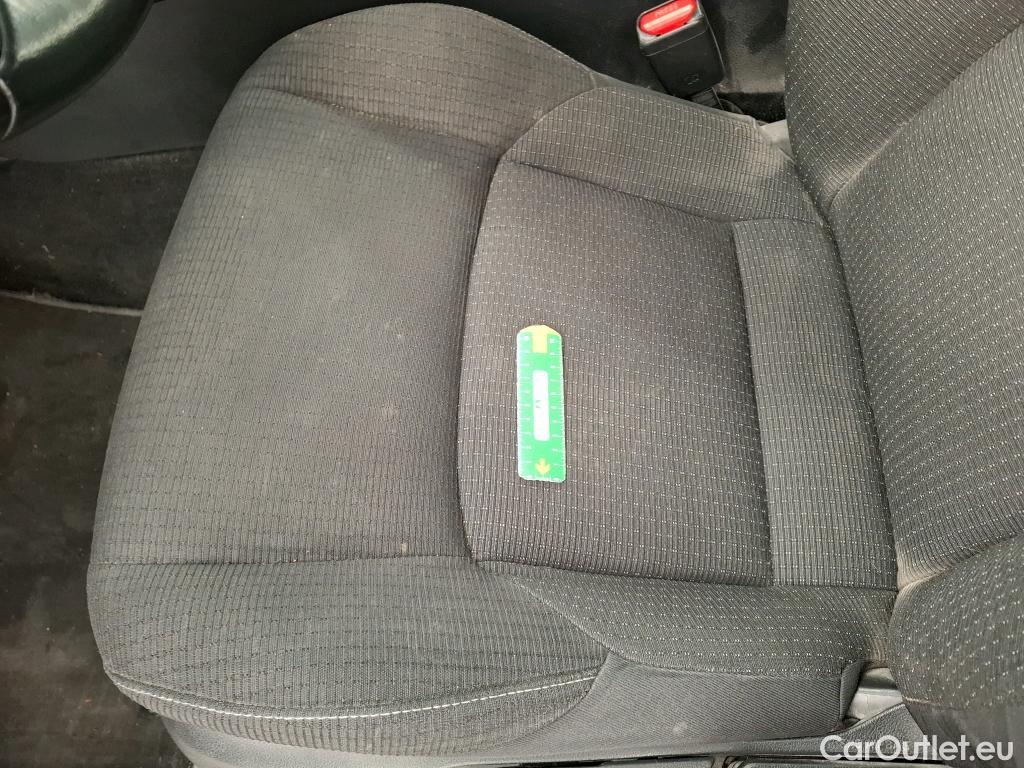  Toyota  C-HR TOYOTA  5p SUV 1.8 HYBRIDE 122 GRAPHIC #31