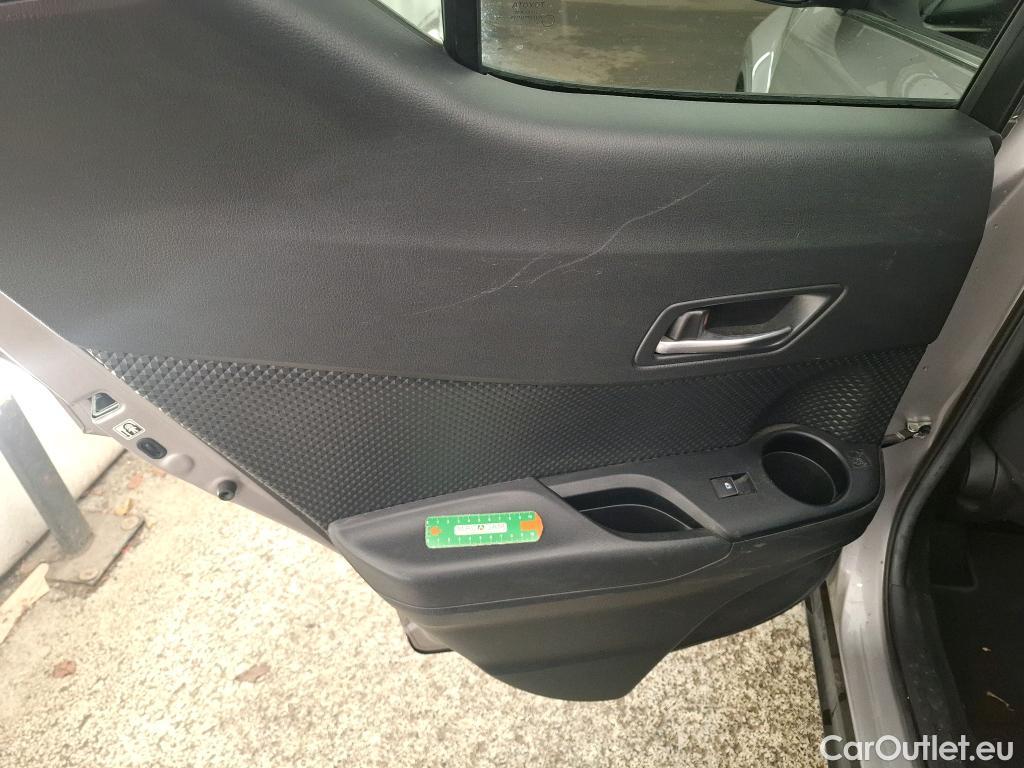  Toyota  C-HR TOYOTA  5p SUV 1.8 HYBRIDE 122 GRAPHIC #18