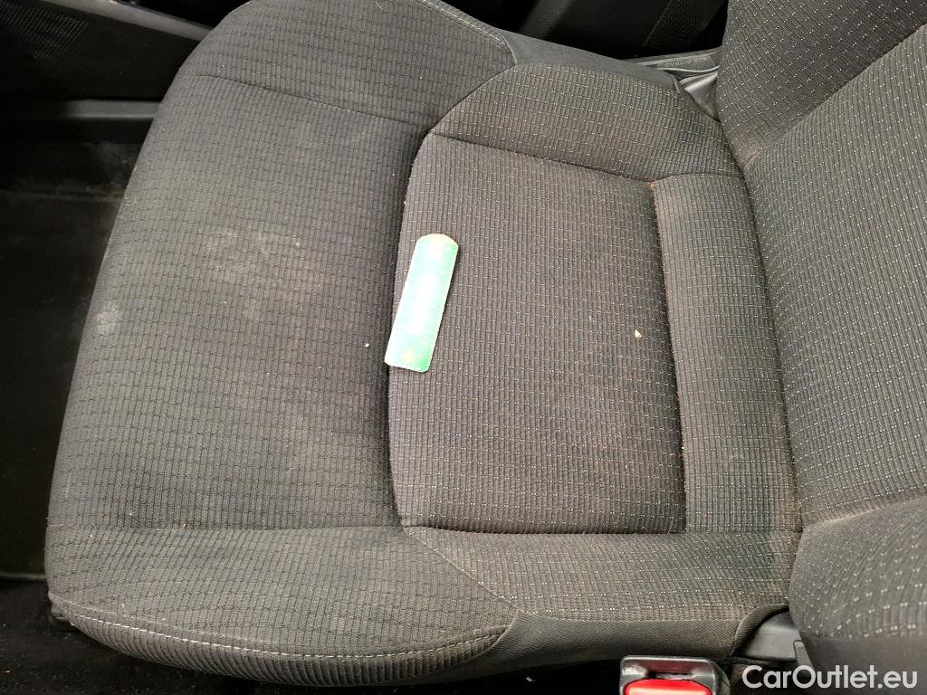  Toyota  C-HR TOYOTA  5p SUV 1.8 HYBRIDE 122 GRAPHIC #30