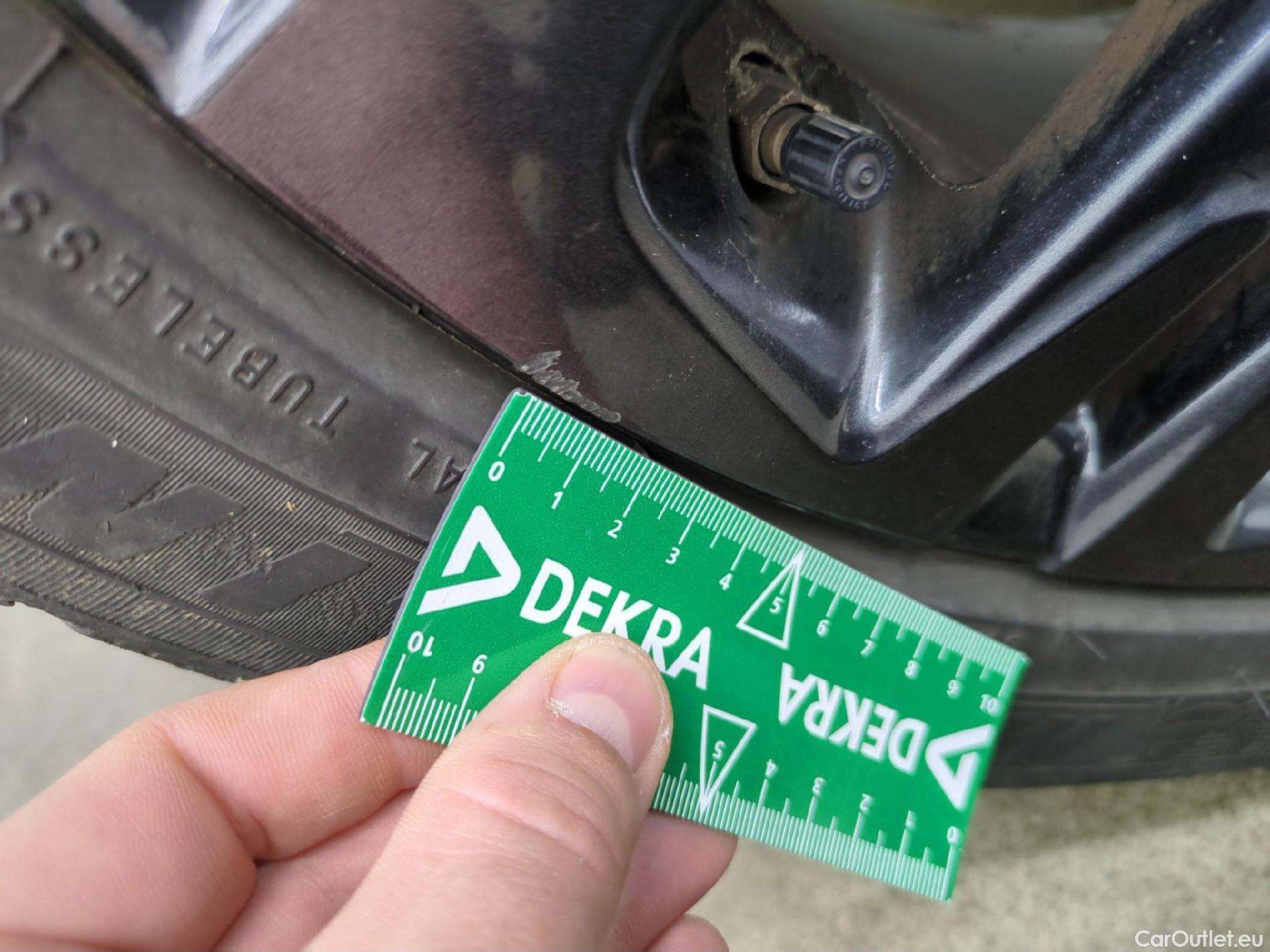  Toyota  Yaris Cross TOYOTA  Hybride / 2021 / 5P / SUV 1.5 HYBRID 116H TRAIL AUTO #12