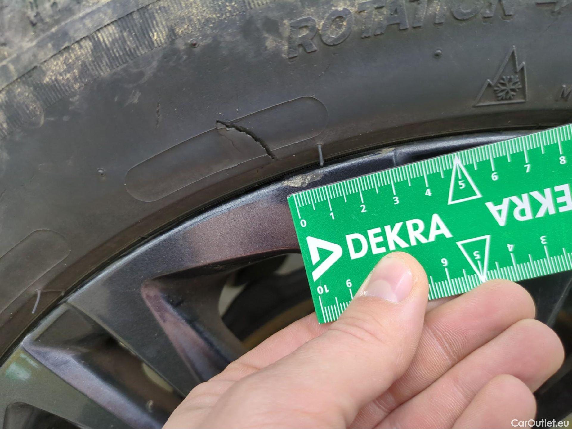  Toyota  Yaris Cross TOYOTA  Hybride / 2021 / 5P / SUV 1.5 HYBRID 116H TRAIL AUTO #16