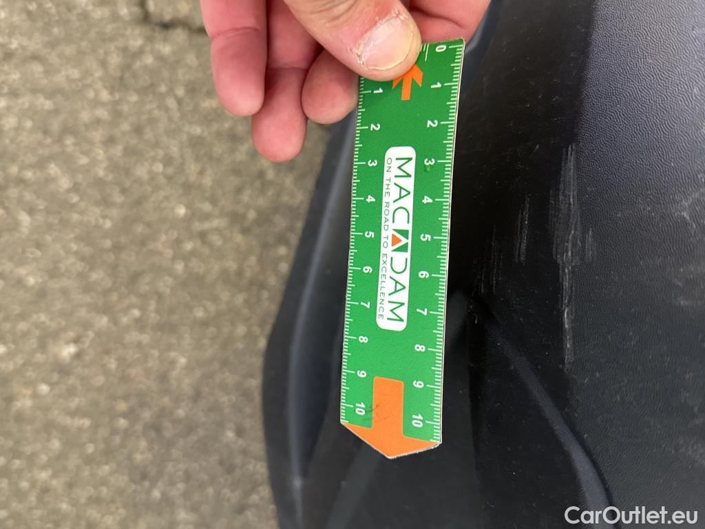  Renault  Trafic  III Fourgon L2H1 3T Grand Confort 2.0 dCi 130CV BVM6 E6d #9