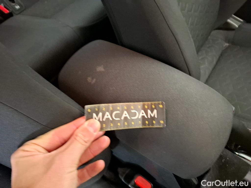  Toyota  Corolla TOYOTA  / 2018 / 5P / Berline Hybride 122h Dynamic Business Beyond Zer #15