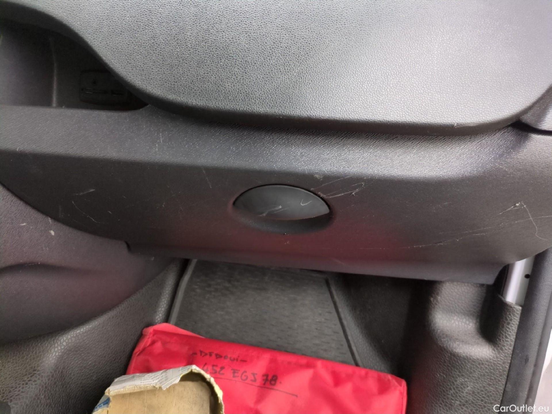  Renault  Kangoo RENAULT  Express / 2013 / 4P / Fourgonnette Extra R-Link dCi 75 #7