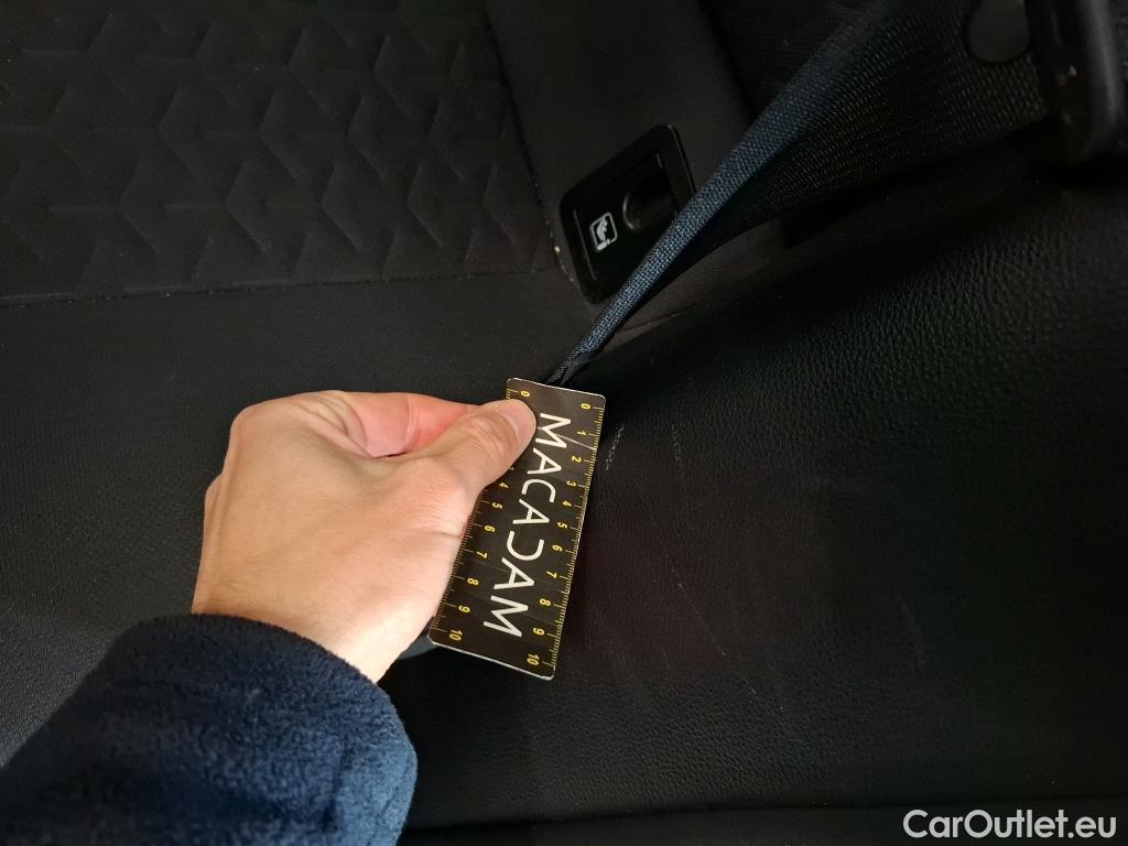  Toyota  Corolla TOYOTA  / 2018 / 5P / Berline Hybride 122h Dynamic Business Beyond Zer #8