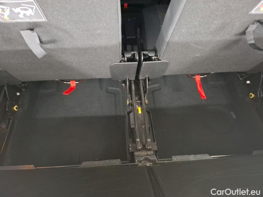  Peugeot  5008  GT 1.2 PureTech 130CV BVA8 7 Sieges E6d #5