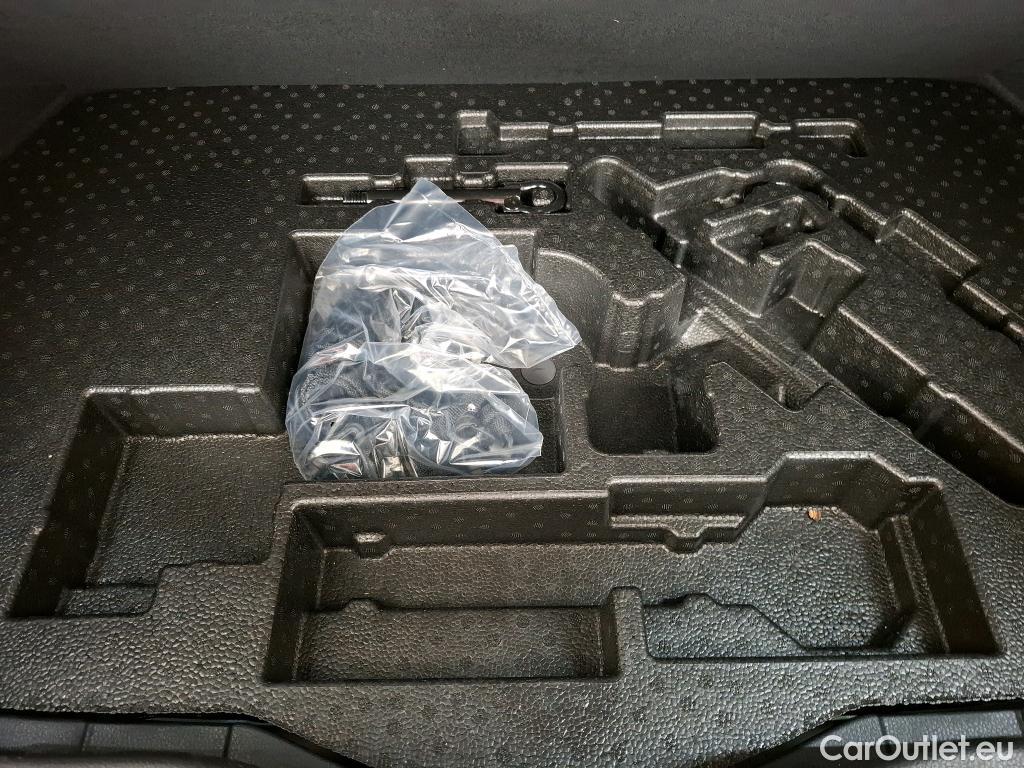  Toyota  C-HR TOYOTA  / 2016 / 5P / SUV 1.8 Hybride 122 Dynamic Business Stage A #17