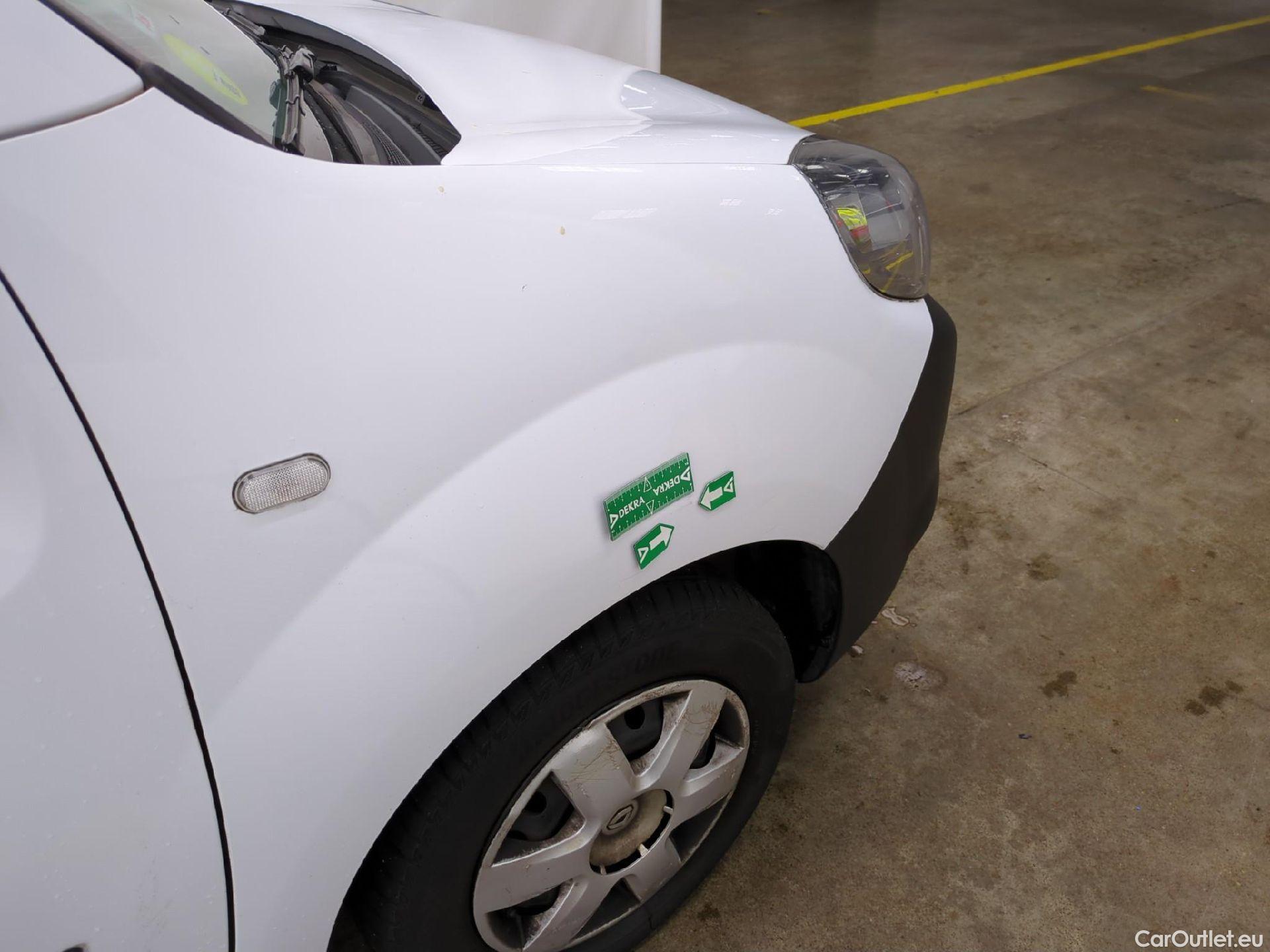  Renault  Kangoo RENAULT  Express / 2013 / 4P / Fourgonnette Extra R-Link dCi 75 #29