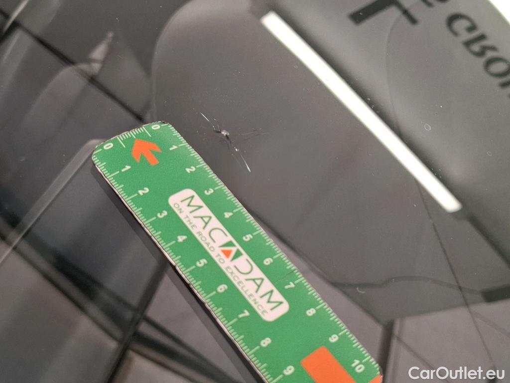  Toyota  C-HR TOYOTA  5p SUV 1.8 HYBRIDE 122 GRAPHIC #2