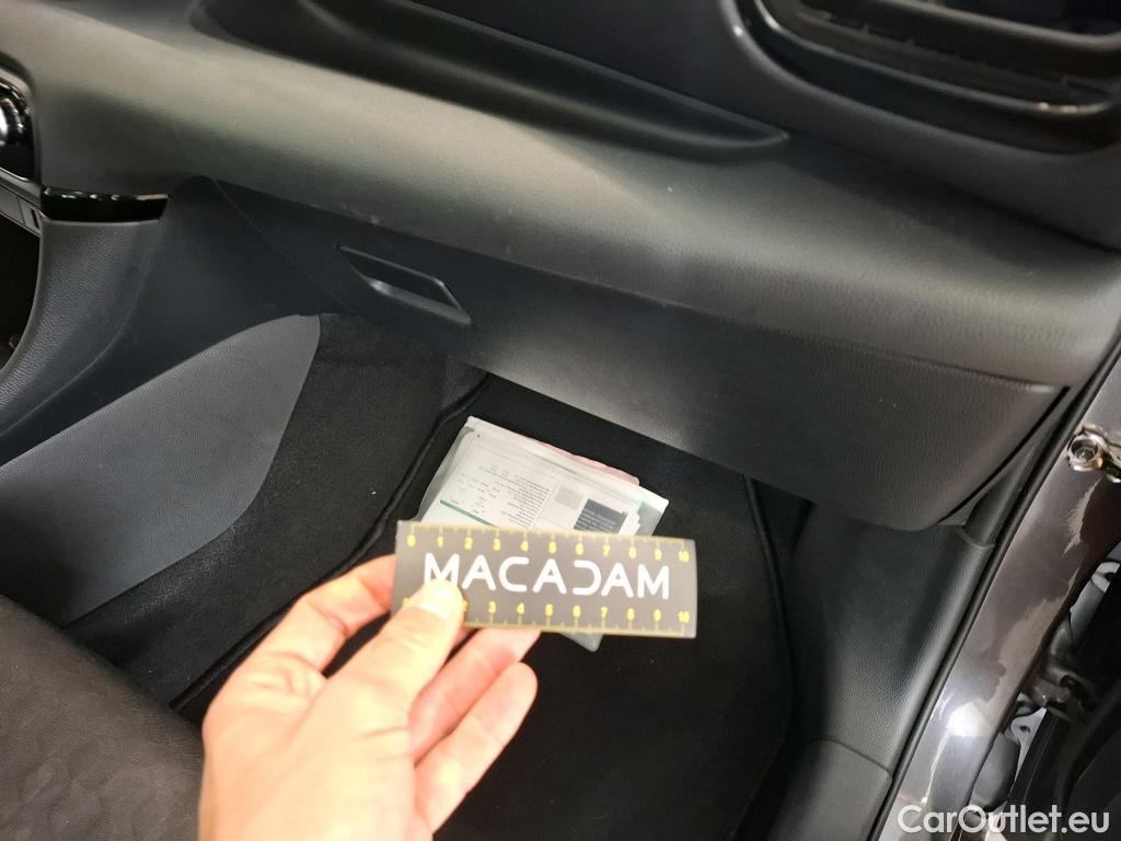  Toyota  Yaris TOYOTA  Hybride / 2019 / 5P / Berline Hybride 116h France Business Stage Acad #18