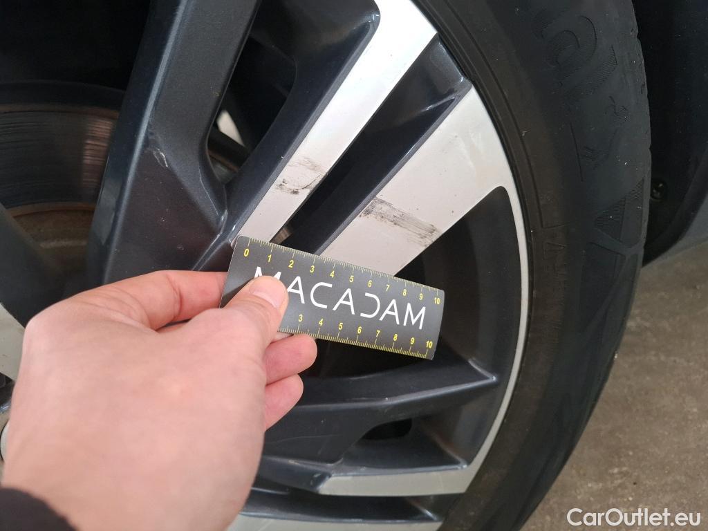  Peugeot  3008  Allure Business 1.5 HDi 130CV BVA8 E6dT #32