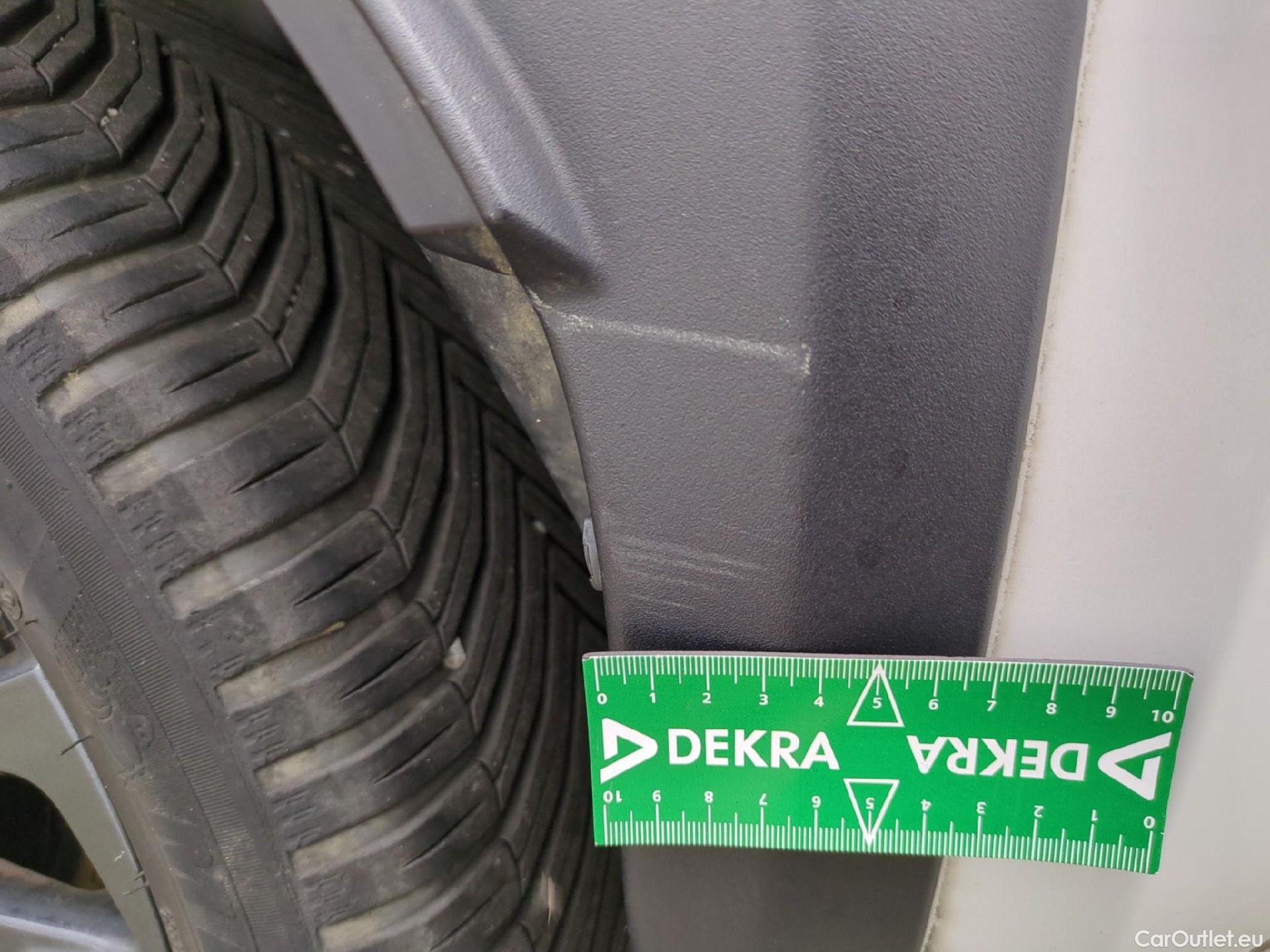  Toyota  Yaris Cross TOYOTA  Hybride / 2021 / 5P / SUV 1.5 HYBRID 116H TRAIL AUTO #29