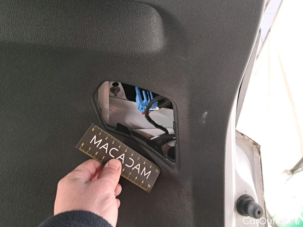  Volkswagen  T-ROC  Life Business 2.0 TDI 150CV BVA7 E6d #8