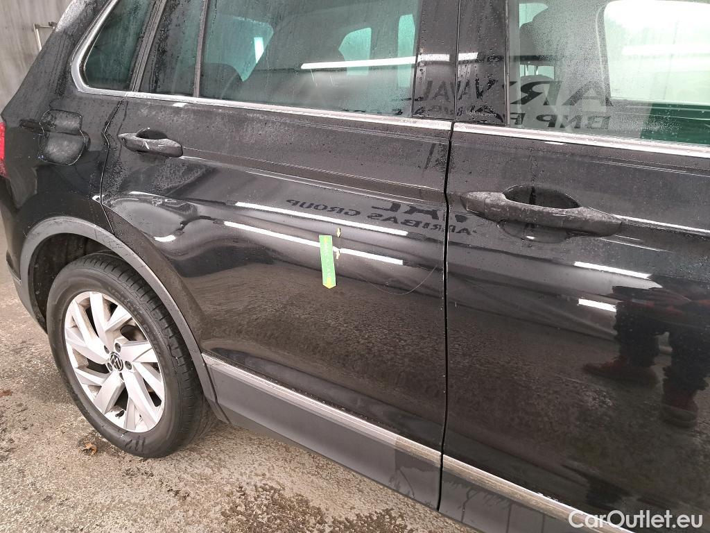  Volkswagen  Tiguan VOLKSWAGEN  / 2020 / 5P / SUV 2.0 TDI 150 DSG7 Elegance #9