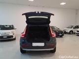  Volvo  XC 40 VOLVO XC40 / 2017 / 5P / SUV D3 MOMENTUM PRO #5